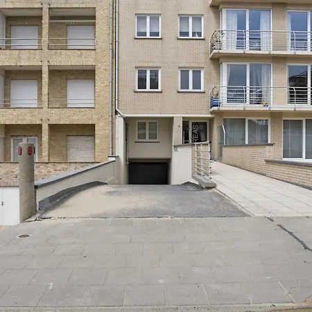 Apartamento Estran Op De Zeedijk Met Frontaal Zeezicht - Sint-idesbald *