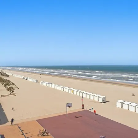 Apartamento Estran Op De Zeedijk Met Frontaal Zeezicht - Sint-idesbald *