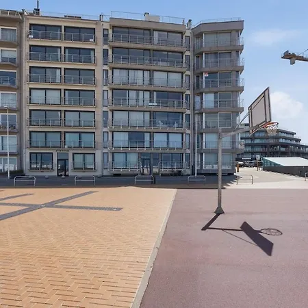 Estran Op De Zeedijk Met Frontaal Zeezicht - Sint-idesbald Apartamento Koksijde