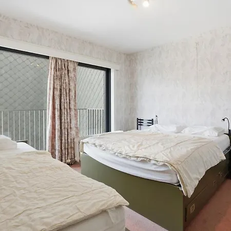 Estran Op De Zeedijk Met Frontaal Zeezicht - Sint-idesbald Apartamento *